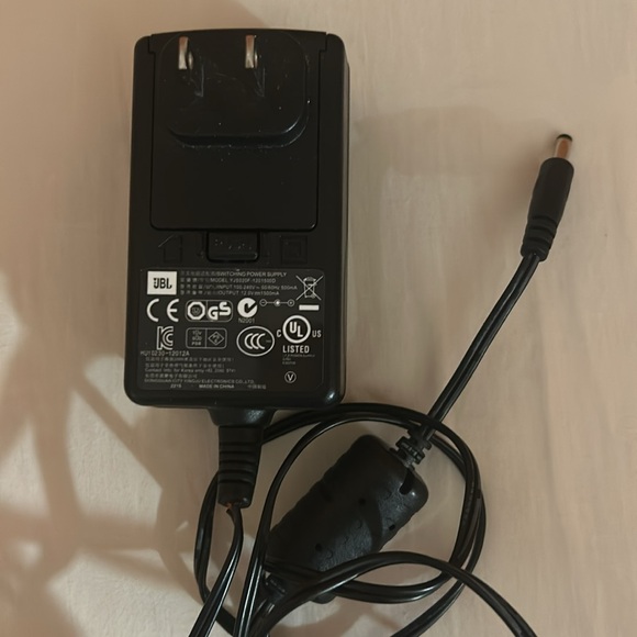 JBL Flip Wireless Portable Speaker - Picture 6 of 6